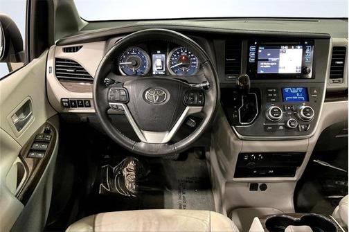 2017 Toyota Sienna XLE Premium