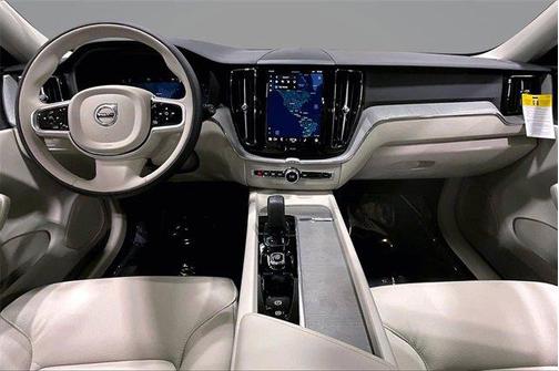 2025 Volvo XC60 B5 Plus