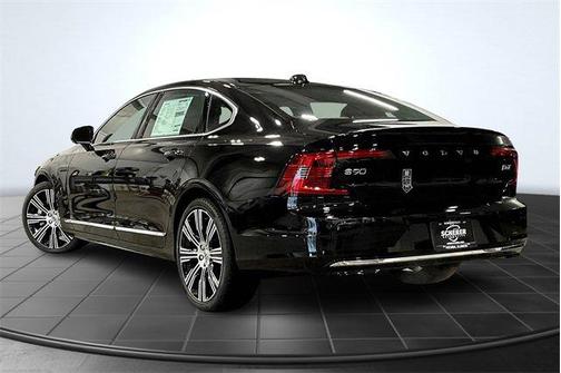 2025 Volvo S90 B6 Plus