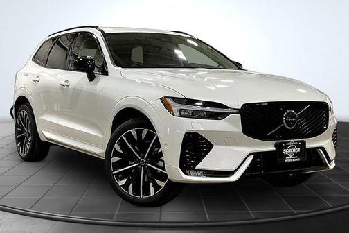 Crystal White Metallic 2026 Volvo XC60 B5 Ultra