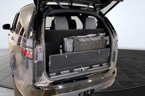Gray 2024 Land Rover Discovery P300 Dynamic SE