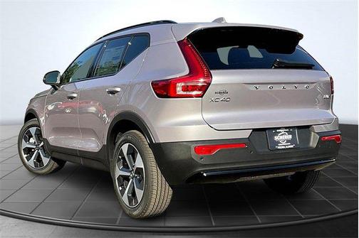 2026 Volvo XC40 B5 Plus