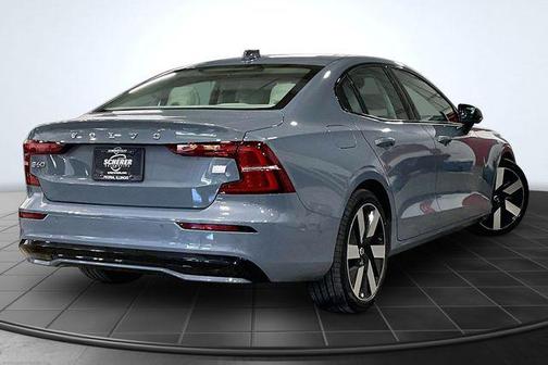 Thunder Grey Metallic 2024 Volvo S60 Recharge Plug-In Hybrid T8 Ultimate Dark Theme