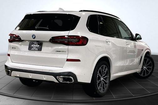 Alpine White 2023 BMW X5 PHEV xDrive45e