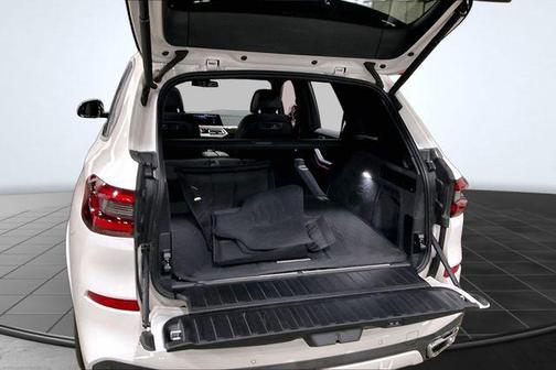 Alpine White 2023 BMW X5 PHEV xDrive45e