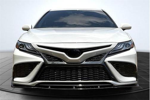 2024 Toyota Camry Hybrid SE