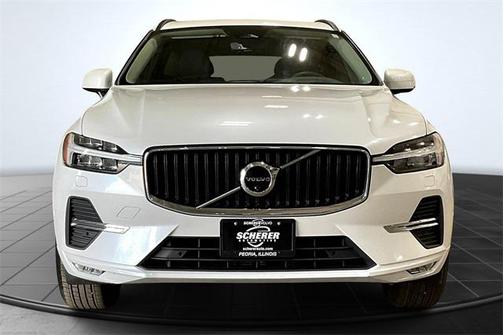2022 Volvo XC60 B5 Momentum