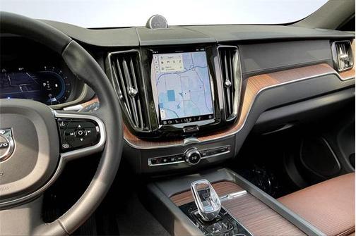 2022 Volvo XC60 B5 Inscription