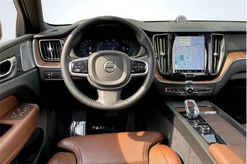 2022 Volvo XC60 B5 Inscription