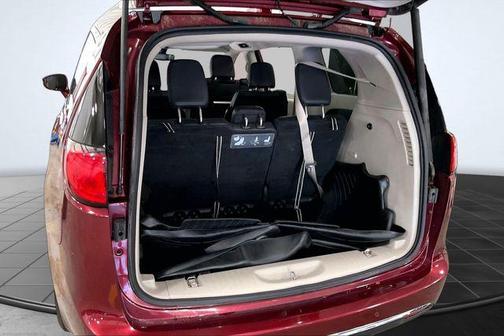Velvet Red Pearlcoat 2018 Chrysler Pacifica Touring-L Plus