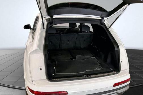 White 2025 Audi Q7 55 Premium Plus