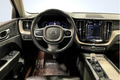 2022 Volvo XC60 B6 Inscription