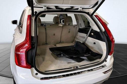 Ice White 2016 Volvo XC90 T6 Inscription