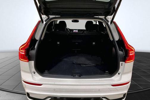 2025 Volvo XC60 B5 Core