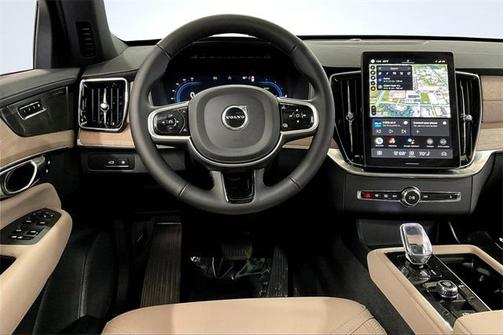 2025 Volvo XC90 Plug-In Hybrid T8 Plus 7-Seater