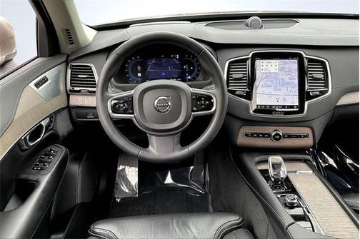 2023 Volvo XC90 B6 Ultimate 7-Seater