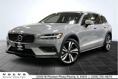 2025 Volvo V60 Cross Country B5 Plus
