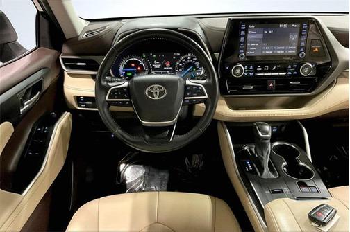 2022 Toyota Highlander Hybrid XLE