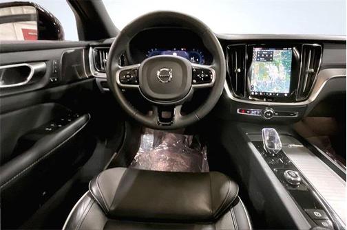 2025 Volvo S60 B5 Ultra Black Edition