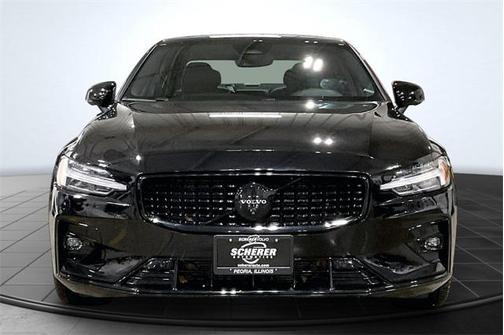 2025 Volvo S60 B5 Ultra Black Edition