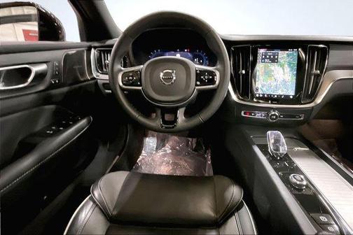 2025 Volvo S60 B5 Ultra Black Edition