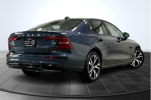 2024 Volvo S60 B5 Core Dark Theme