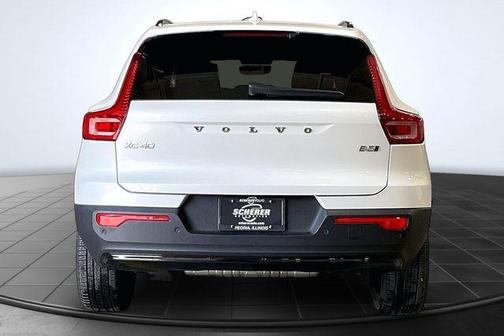 Crystal White Metallic 2023 Volvo XC40 B5 Plus Dark Theme