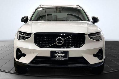 Crystal White Metallic 2023 Volvo XC40 B5 Plus Dark Theme