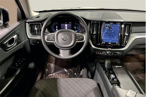2023 Volvo XC60 B5 Core