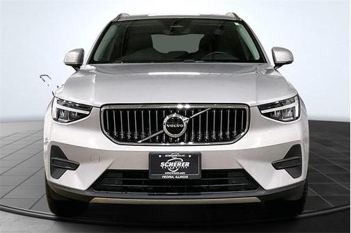 2025 Volvo XC40 B5 Core Bright Theme
