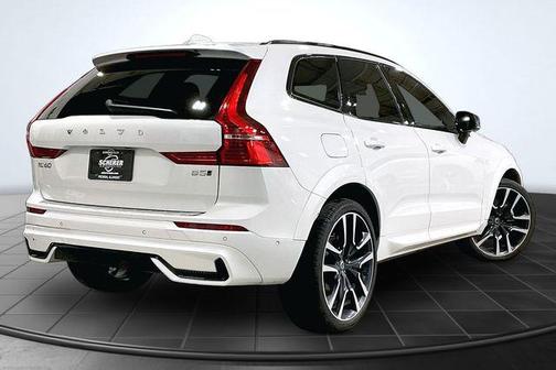 Crystal White Metallic 2023 Volvo XC60 B5 Ultimate Dark Theme