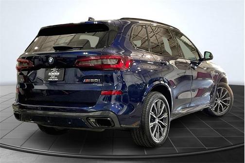 2022 BMW X5 M50i