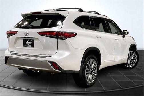 2022 Toyota Highlander Platinum