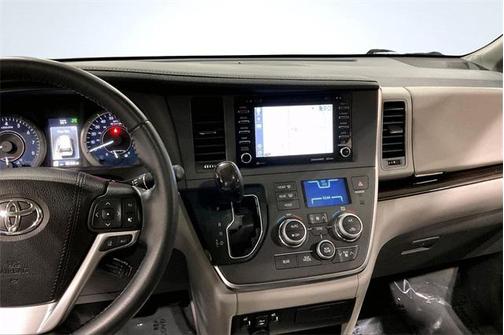 2019 Toyota Sienna XLE