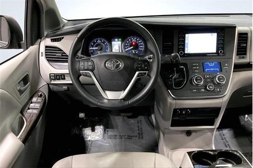 2019 Toyota Sienna XLE