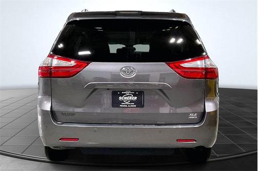 2019 Toyota Sienna XLE