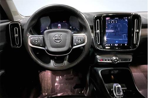 2023 Volvo XC40 B5 Plus Bright Theme
