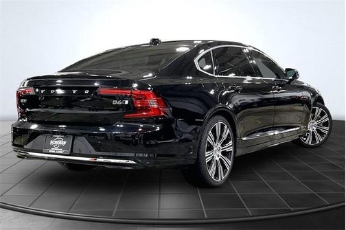 2023 Volvo S90 B6 Plus
