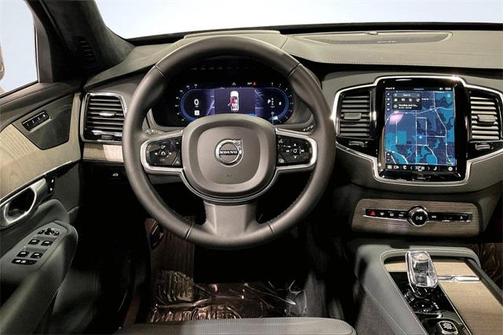 2024 Volvo XC90 B6 Ultimate Bright Theme 7-Seater