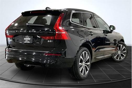 2022 Volvo XC60 B5 Momentum
