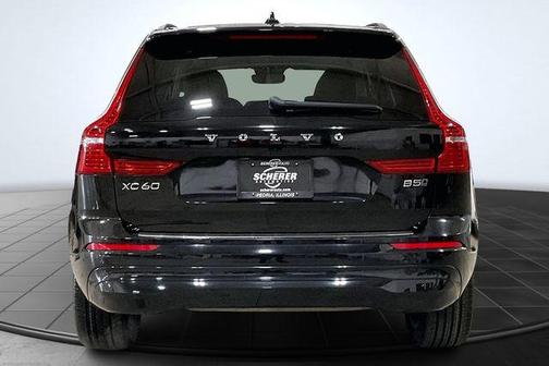 2022 Volvo XC60 B5 Momentum