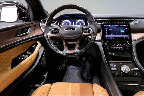 2023 Jeep Grand Cherokee Summit