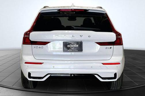 Crystal White Metallic 2026 Volvo XC60 B5 Core
