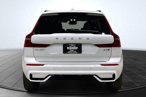Crystal White Metallic 2026 Volvo XC60 B5 Ultra