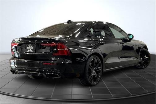 2022 Volvo S60 T5 Momentum