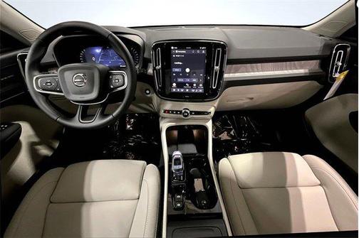 2026 Volvo XC40 B5 Ultra