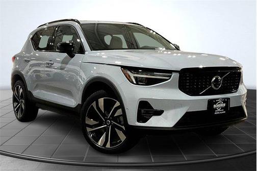 2026 Volvo XC40 B5 Ultra