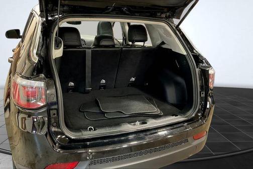 Diamond Black Crystal Pearlcoat 2018 Jeep Compass Limited