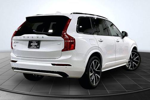 2023 Volvo XC90 Recharge Plug-In Hybrid T8 Plus Dark Theme 7-Seater