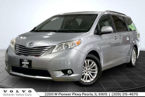 Silver Sky Metallic 2016 Toyota Sienna XLE